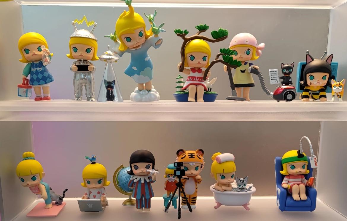 MOLLY A Boring Day With Molly Series – TOYSEZ