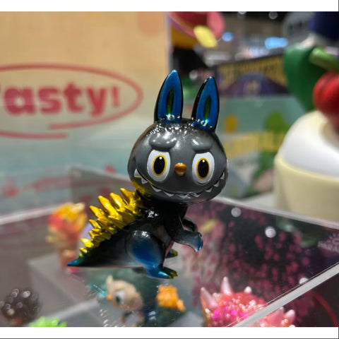 Labubu The Monsters Kaiju Hunting Series 2.5 Series Gojimomo Special edition(1/72) Labubu The Monsters Kaiju Hunting Series 2.5 Series Gojimomo Special edition(1/72)