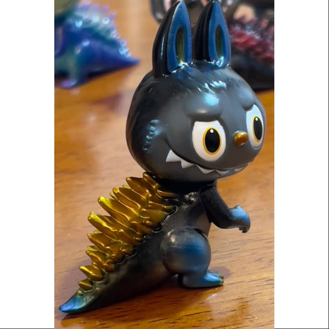 Labubu The Monsters Kaiju Hunting Series 2.5 Series Gojimomo Special edition(1/72) Labubu The Monsters Kaiju Hunting Series 2.5 Series Gojimomo Special edition(1/72)