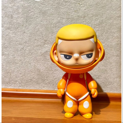KUBO Astronaut Orange Figurine Art Toy 2021 Limited KUBO Astronaut Orange Figurine Art Toy 2021 Limited