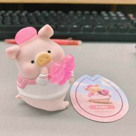 LuLu the Piggy in Bloom Sakura Series 2 Flora LuLu the Piggy in Bloom Sakura Series 2 Flora