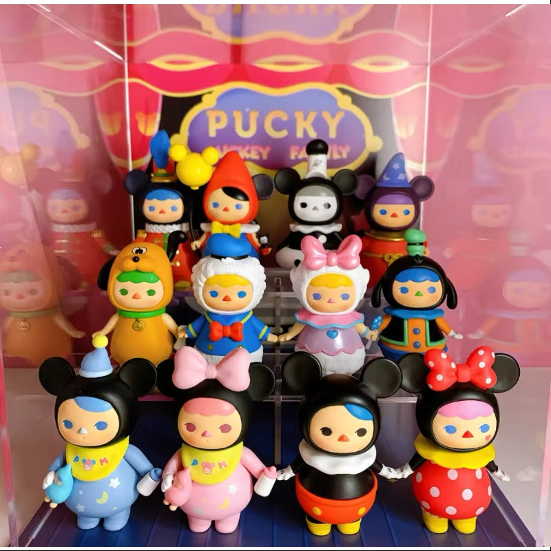 ポップマート Mickey Family Mickey Family Cute Together Keychain Series Figures - POP