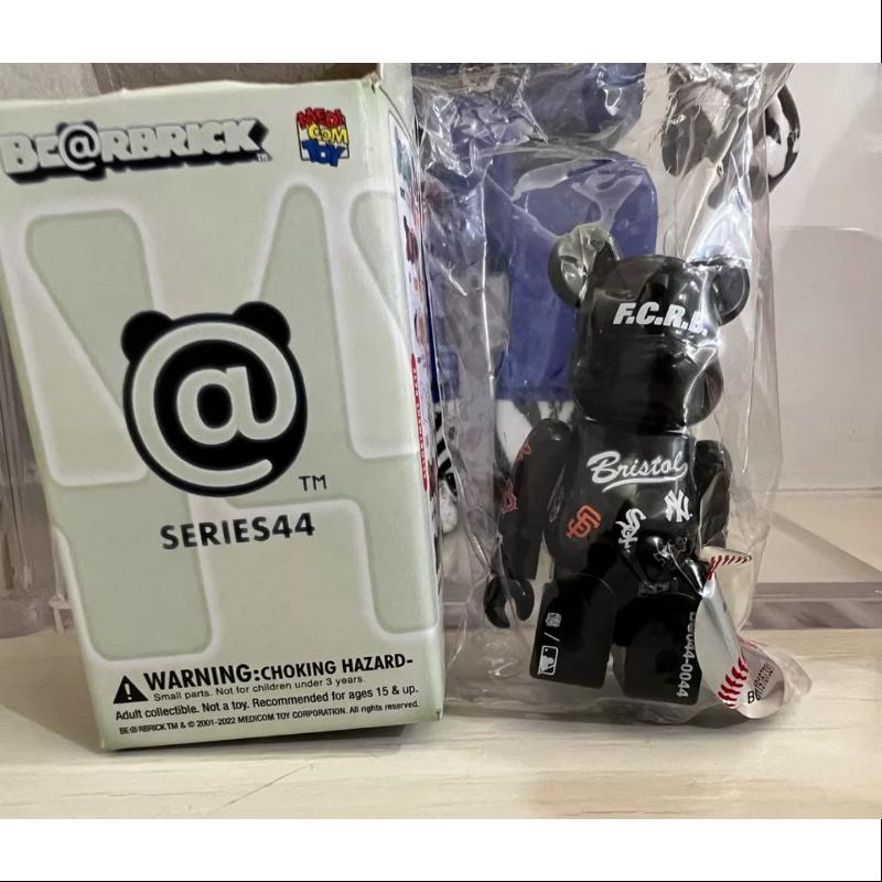 Bearbrick Series 44 SUPER Secret MLB F.C.R.B. 100% – TOYSEZ