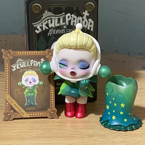 Skullpanda X The Addams Family Series Great Auntie Sloom Skullpanda X The Addams Family Series Great Auntie Sloom
