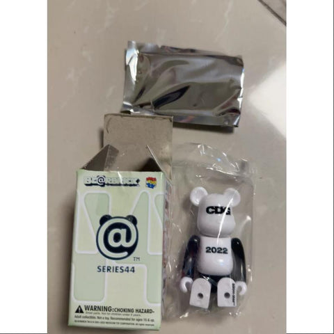 Bearbrick Series 44 SUPER Secret CDG 2022 100% Bearbrick Series 44 SUPER Secret CDG 2022 100%