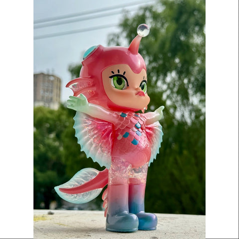 MOLLY YUTONG Flying Fish YuTong Molly Art Toy Figurine 2024 LIMITED MOLLY YUTONG Flying Fish YuTong Molly Art Toy Figurine 2024 LIMITED