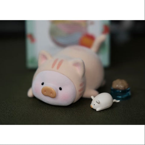 LuLu the Piggy Classic Series 3 Caturday Space Out LuLu the Piggy Classic Series 3 Caturday Space Out