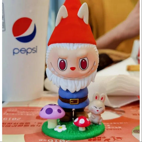 Labubu THE MONSTERS Gardener Dwarf FIGURE LIMITED Labubu THE MONSTERS Gardener Dwarf FIGURE LIMITED