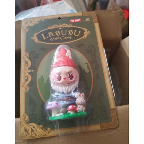 Labubu THE MONSTERS Gardener Dwarf FIGURE LIMITED Labubu THE MONSTERS Gardener Dwarf FIGURE LIMITED