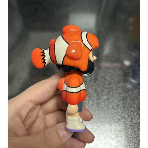 FARMER BOB Social Animal Series Hidden Clownfish FARMER BOB Social Animal Series Hidden Clownfish