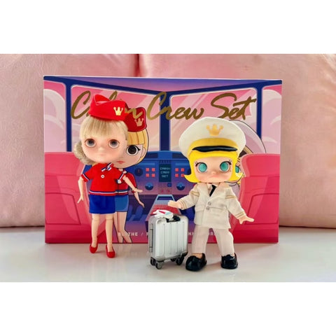 Molly x Blythe Cabin Crew Action Figure Set Molly x Blythe Cabin Crew Action Figure Set