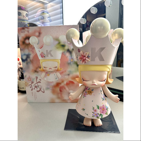 MEGA ROYAL MOLLY 400% Velvet Flowers 2025 Limited Edition MEGA ROYAL MOLLY 400% Velvet Flowers 2025 Limited Edition