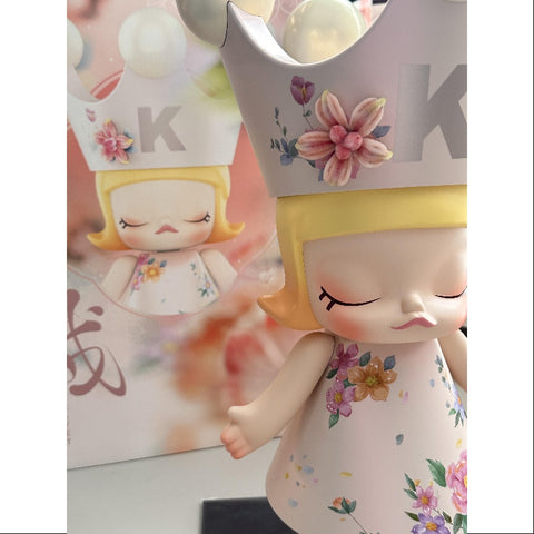 MEGA ROYAL MOLLY 400% Velvet Flowers 2025 Limited Edition MEGA ROYAL MOLLY 400% Velvet Flowers 2025 Limited Edition