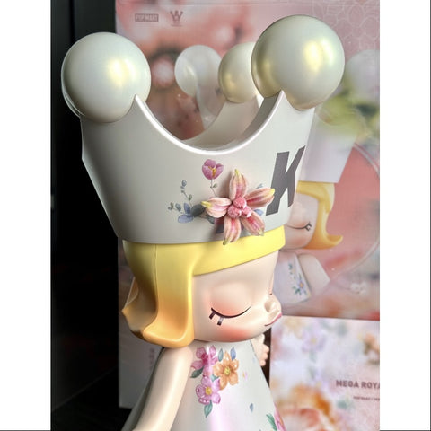 MEGA ROYAL MOLLY 400% Velvet Flowers 2025 Limited Edition MEGA ROYAL MOLLY 400% Velvet Flowers 2025 Limited Edition