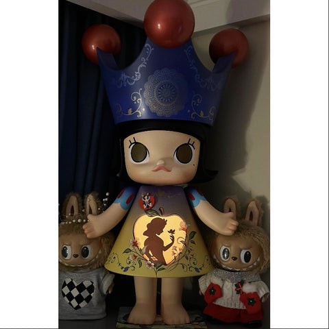 MEGA ROYAL MOLLY 1000% Disney Snow White 2025 Limited Edition MEGA ROYAL MOLLY 1000% Disney Snow White 2025 Limited Edition