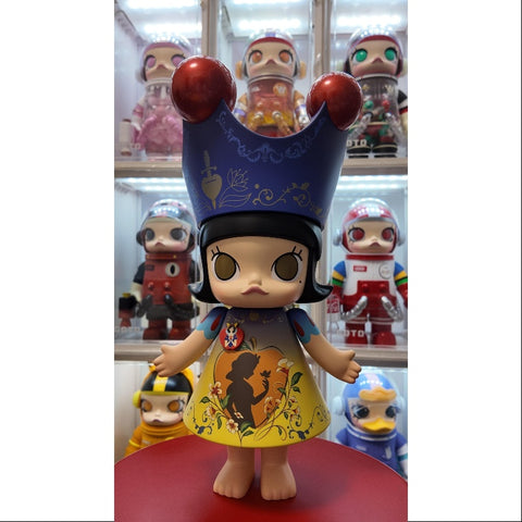 MEGA ROYAL MOLLY 400% Disney Snow White 2025 Limited Edition MEGA ROYAL MOLLY 400% Disney Snow White 2025 Limited Edition