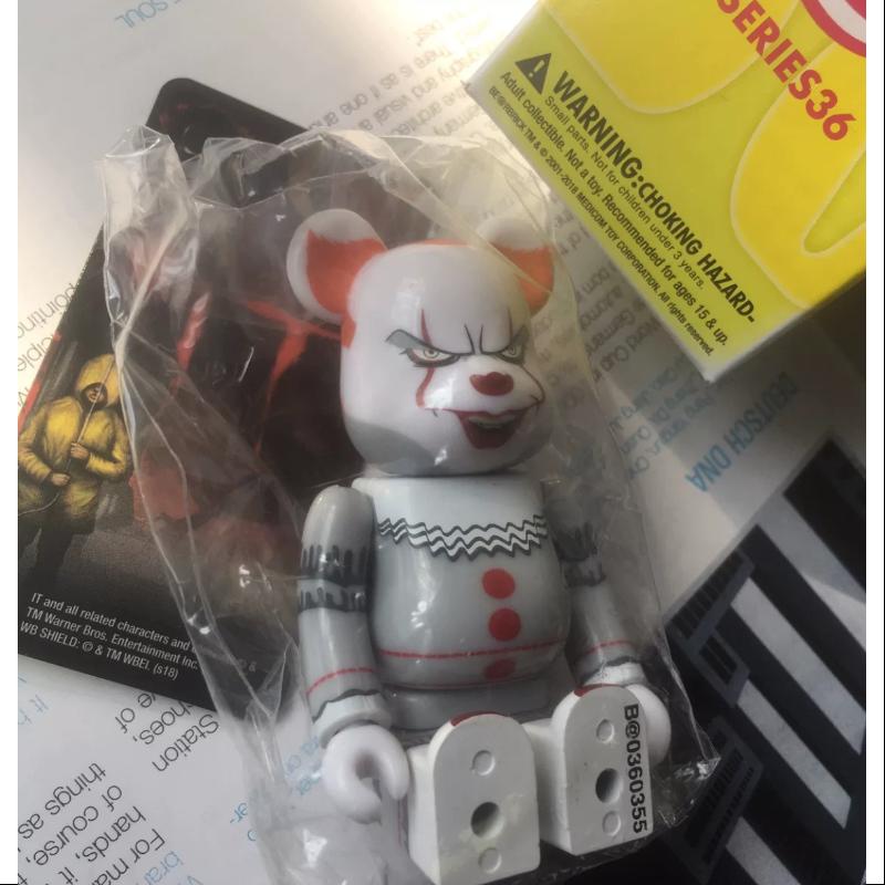 Medicom:Be@rbrick 100% + 400% Banksy- Riot Cop Medicom:Be@rbrick 100% + 400% Banksy- Riot Cop