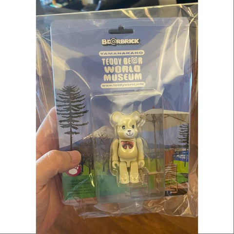 Bearbrick TEDDY BEAR WORLD MUSEUM WHITE 100% Limited Medicom Be@rbrick Bearbrick TEDDY BEAR WORLD MUSEUM WHITE 100% Limited Medicom Be@rbrick