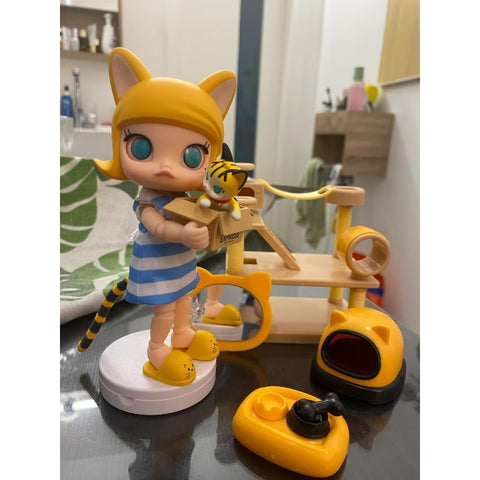 Molly Cat In The Box Action Figure Molly Cat In The Box Action Figure