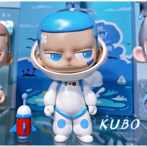 KUBO Astronaut Blue Figurine Art Toy 2021 Limited KUBO Astronaut Blue Figurine Art Toy 2021 Limited