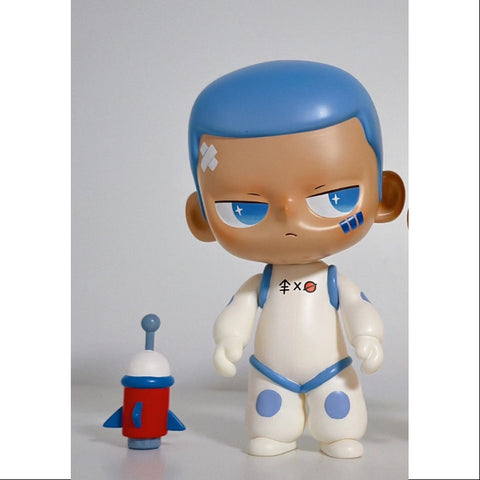 KUBO Astronaut Blue Figurine Art Toy 2021 Limited KUBO Astronaut Blue Figurine Art Toy 2021 Limited
