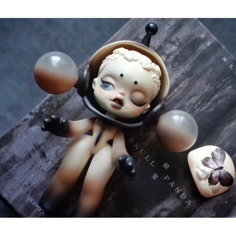 Skullpanda Breaking Out Limited Figure Skullpanda Breaking Out Limited Figure