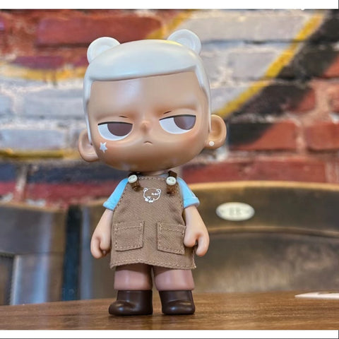 KUBO Barista Figurine Art Toy 2021 Limited KUBO Barista Figurine Art Toy 2021 Limited