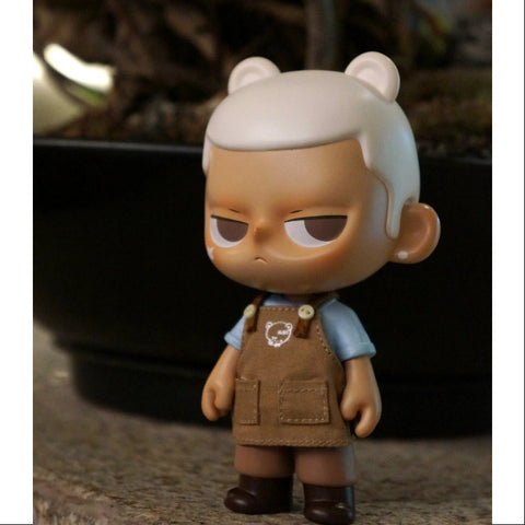 KUBO Barista Figurine Art Toy 2021 Limited KUBO Barista Figurine Art Toy 2021 Limited