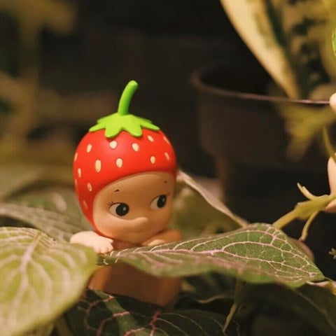 Sonny Angel HIPPERS Harvest Series Strawberry Sonny Angel HIPPERS Harvest Series Strawberry