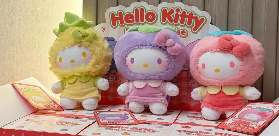 Sanrio Hello Kitty Fruity Paradise Vinyl Plush Pendant Series