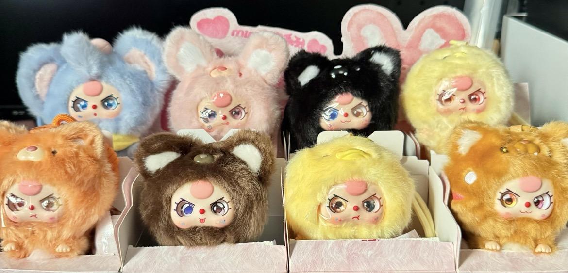 Baby Three Mini Hug Vinyl Plush Pendant Series – TOYSEZ