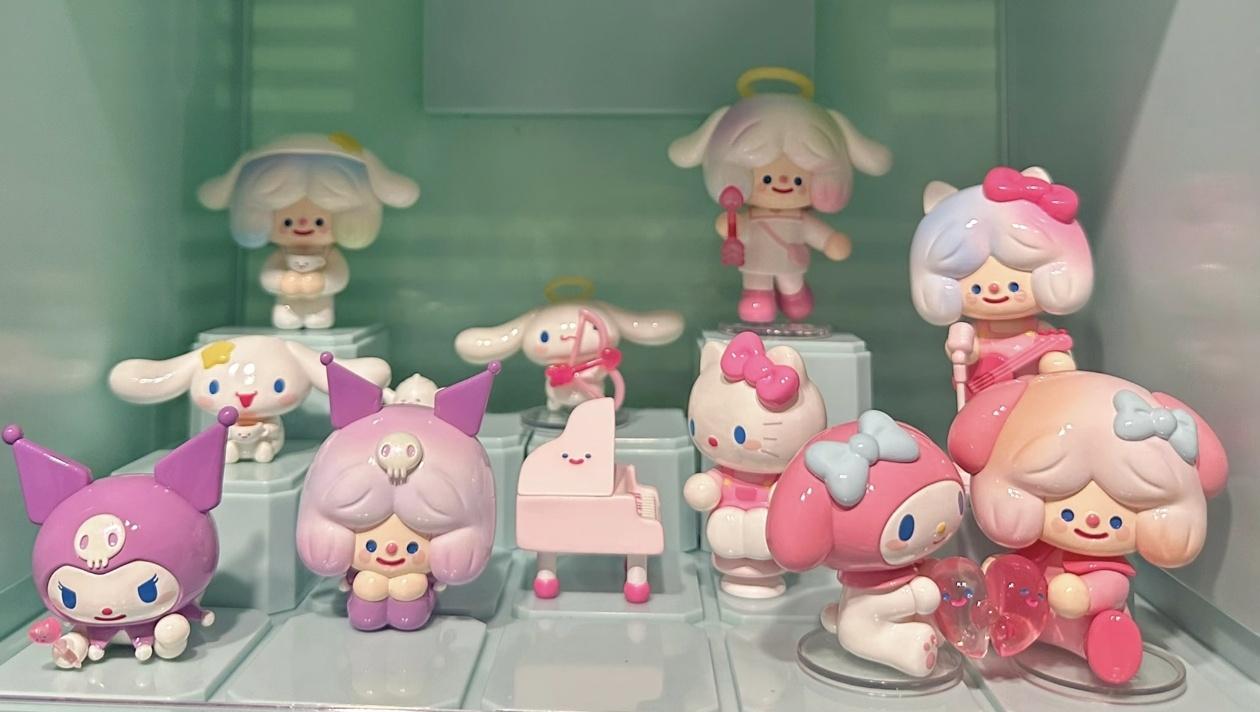 Rico x Sanrio Happy Paradise Present Series