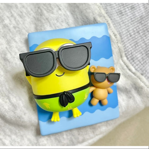Minions Bob + Tim Better Together Series Sunbathing