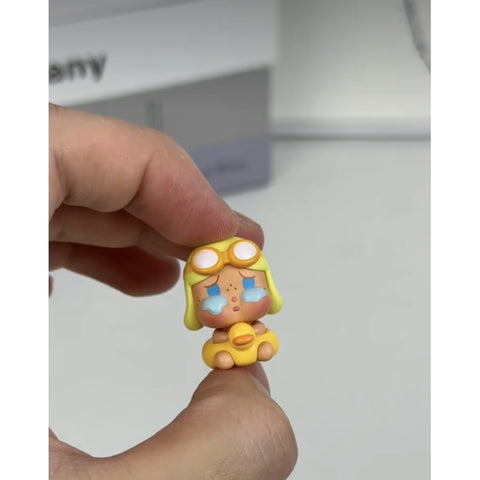 CRYBABY Pop Bean Island Vacation Blind Box Series: Sunbathing (Confirmed Style)