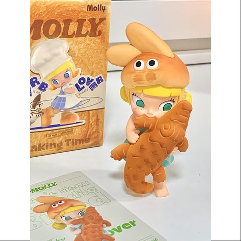 MOLLY Carb Lover Baking Time Series Crocodile Bread