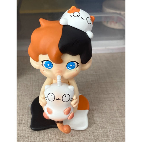 Dudoo Holiday Diary Blind Box Series: Sucking Cat (Confirmed Style)