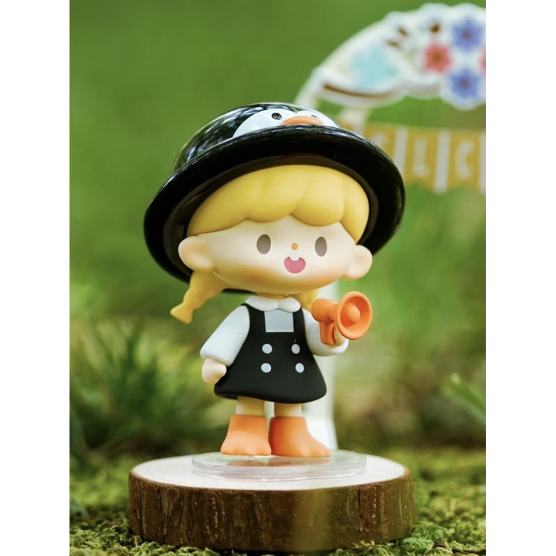 zZoton Naughty Animal City Series Penguin Guide (Surprise Model)