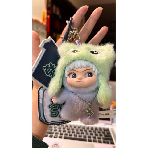 WAKUKU On a Roll Vinyl Plush Series: No. 996 (Confirmed Style) | TOYSEZ Data