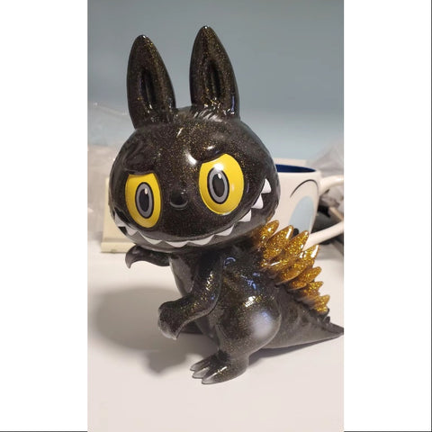 Labubu The Monsters Gojimomo Black Gold Flash LIMITED