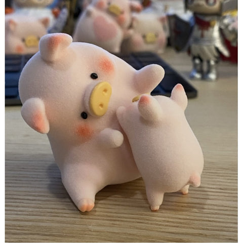 LuLu the Piggy Original Season 2 Blind Box Series: Hugging (Secret, 2/288)