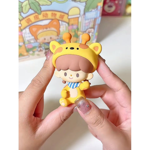zZoton Naughty Animal City Series Clingy Giraffe (Surprise Model)