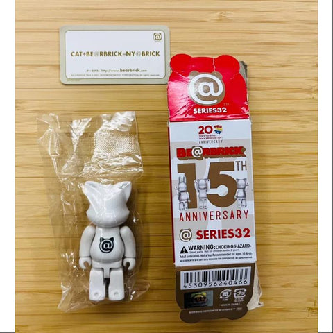 Bearbrick Series 32 SUPER Secret Ny@brick 100%