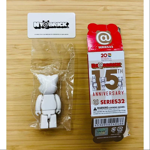 Bearbrick Series 32 SUPER Secret Ny@brick 100%