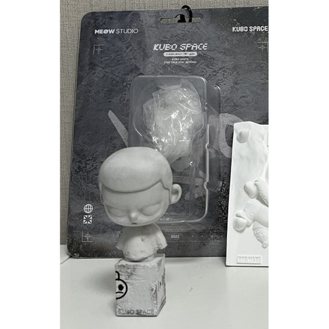 KUBO Statue Gray Ver. 2023 Limited Edition