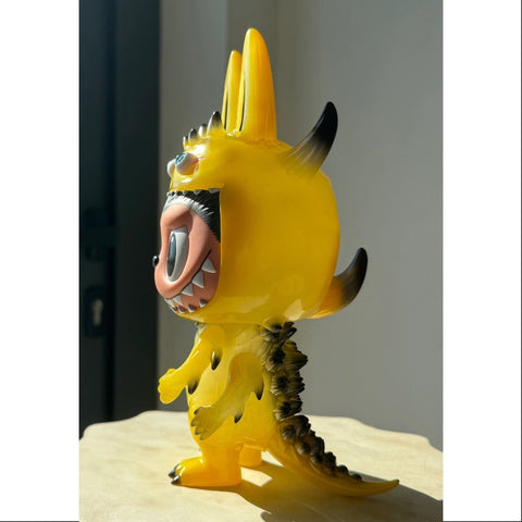 Labubu The Monsters Rangeas SS Yellow LIMITED(GID)