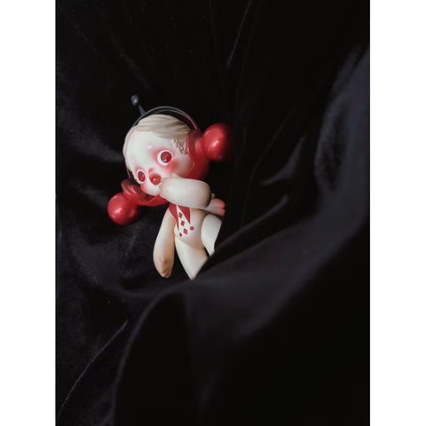 Skullpanda Baby Lost Messenger Limited Figure