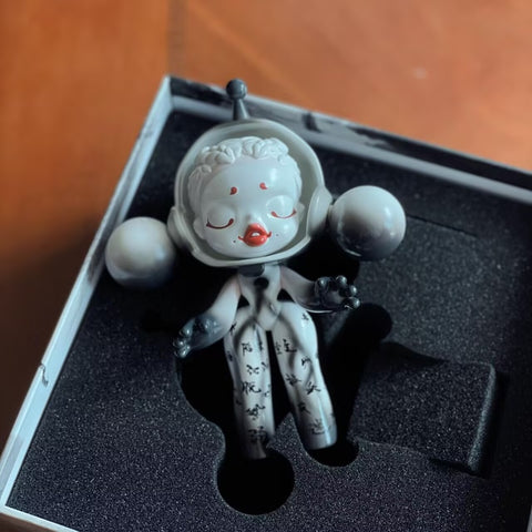 Skullpanda Suffocating Limited Figure