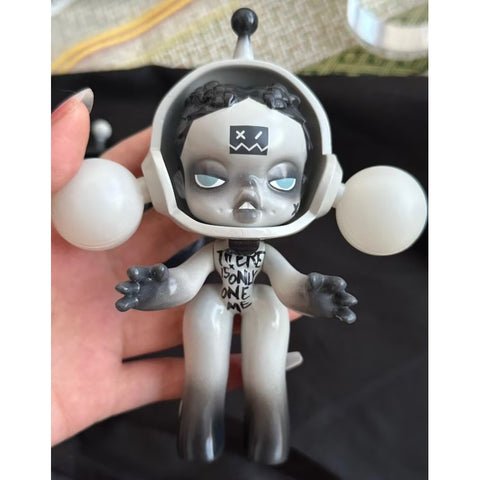 Skullpanda White Crow Limited Figurine