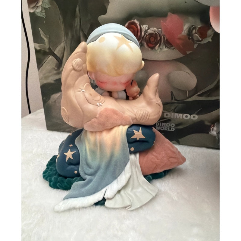 DIMOO Climbing - Shimmer on the Pillow Figurine Limited Edition