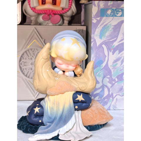 DIMOO Climbing - Shimmer on the Pillow Figurine Limited Edition